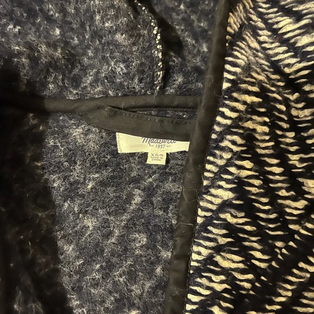 Madewell wool blend jacket with cream/navy chevron pattern. Size XS/S - Picture 4 of 4